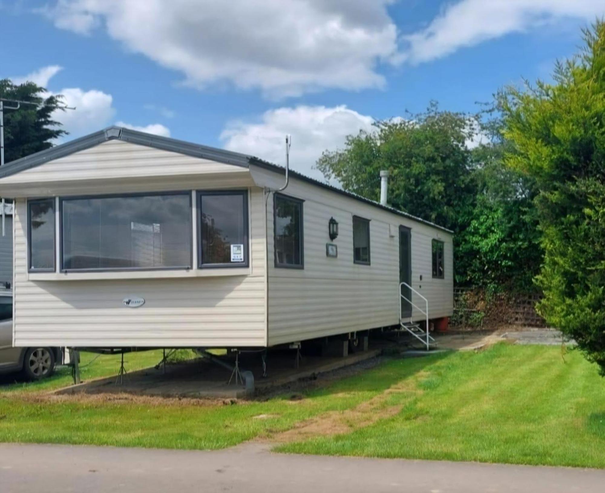 Homely 6 Berth Caravan At Steeple Bay In Essex Ref 36017D Southminster Exterior foto
